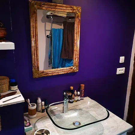 Maison Atypique A 2 Holiday home Cordes-sur-Ciel