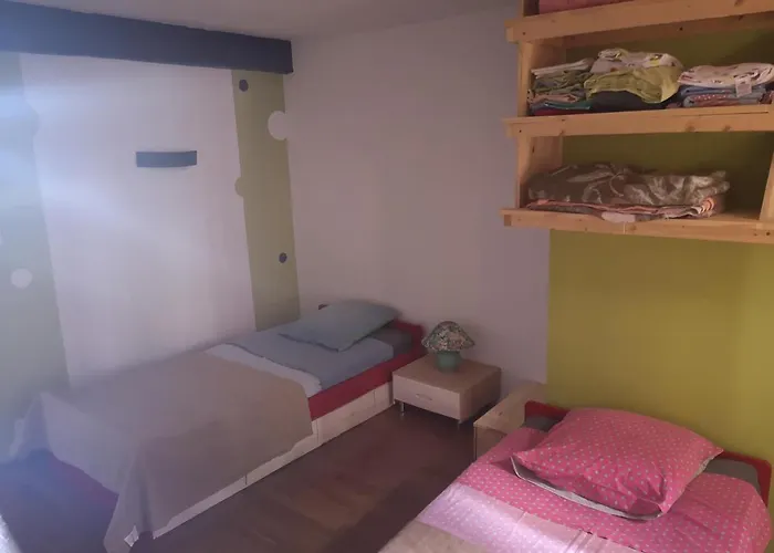 Maison Atypique à 2 Cordes-sur-Ciel